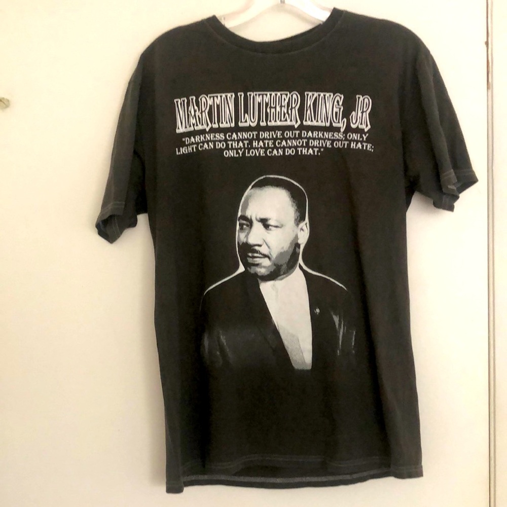 Martin Luther King Je. image L gray tee shirt